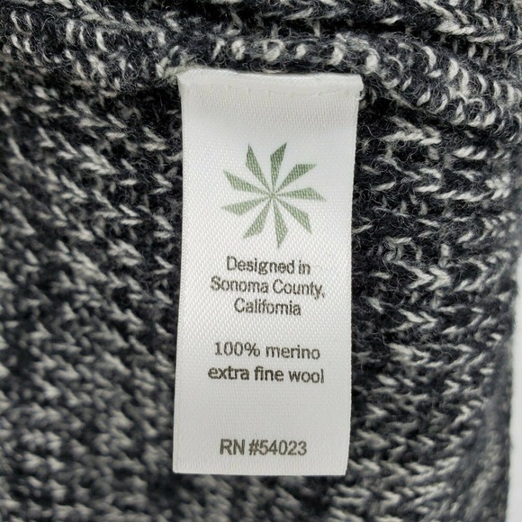 Athleta Pinewood Sweater Dress 100% Extra Fine Merino Wool Heathered Black Large - Picture 4 of 4